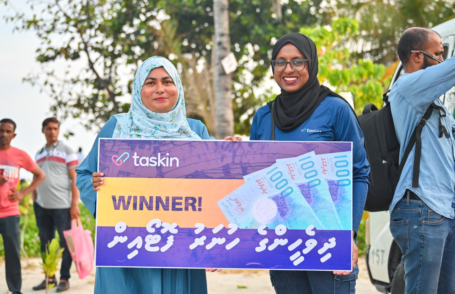 ޓާސްކިން އެޕްގެ ސޯޝަލް މީޑިއާ ޕޭޖު މެދުވެރިކޮށް ހުޅުވާލި ފޮޓޯ ކޮންޓެސްޓު ކާމިޔާބުކުރި ފަރާތަށް (ވ) އިއްޔެ އިނާމު ދެނީ.---ފޮޓޯ: ފަޔާޒު މޫސާ| މިހާރު
