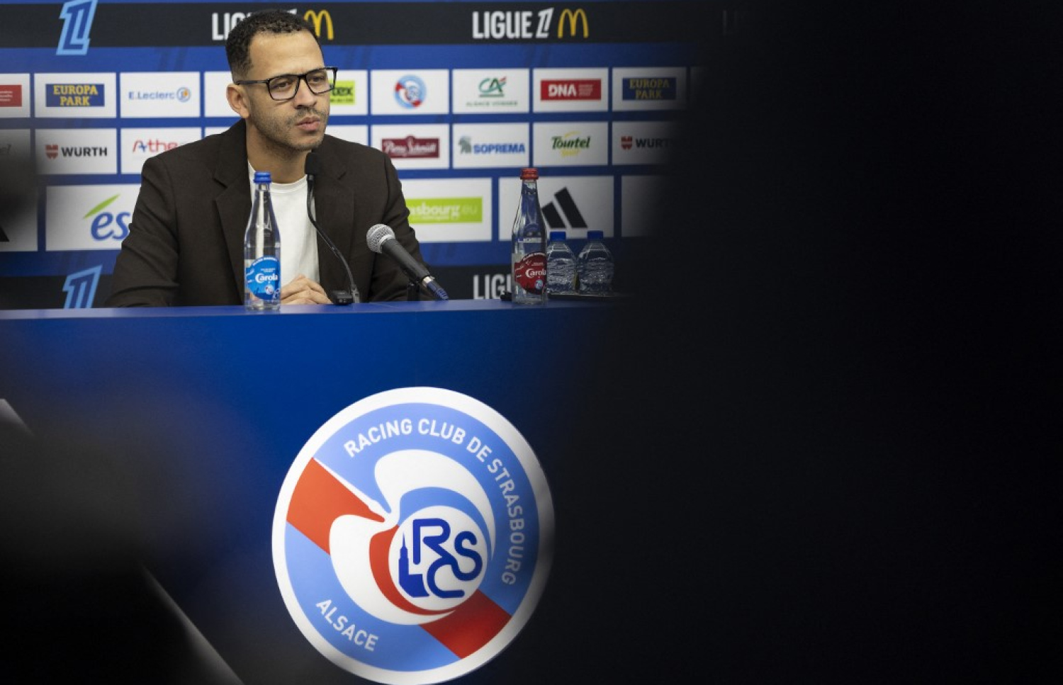 ރޮސޭނިއާ، ސްޓްރާސްބޯގްގެ ޕްރެސް ކޮންފަރެންސެއްގައި.-- ފޮޓޯ: އޭއެފްޕީ