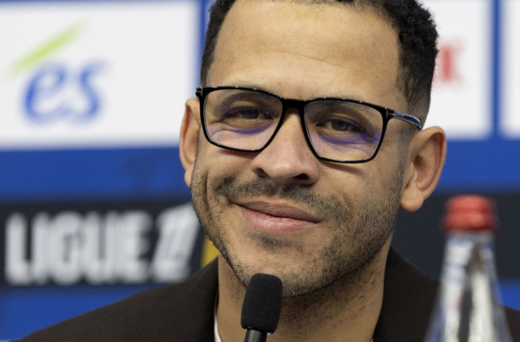 ސްޓްރާސްބޯގް ލަދުގަންނަވާލައި ޗެލްސީން އާ ކޯޗު ގެނެސްފި