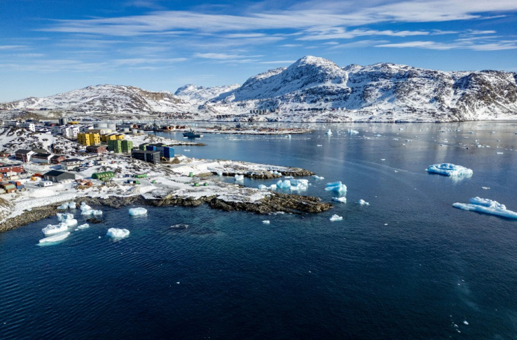 ގްރީލަންޑުގެ މީހުންނަށް ރިޝްވަތު ދޭން އެމެރިކާއިން ރާވަނީ