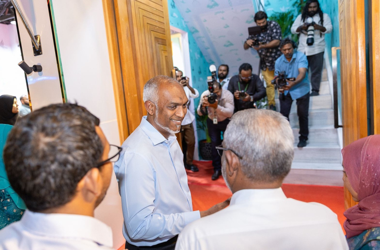 ކައުންސިލްތަކަކީ ސަރުކާރު ޖަވާބުދާރީކުރާ ބައެއް ނޫން: ރައީސް