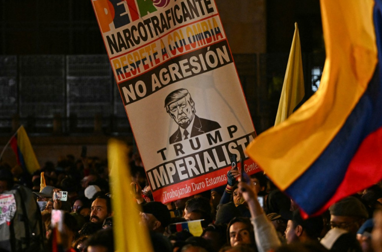 ޓްރަމްޕްގެ ހުރިހާ ސިޔާސަތެއް ބާރު ދެއްކުމަށް ރާވާފައި!