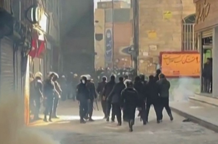 އީރާނަށް އެމެރިކާއިން ހަމަލާދޭން ތައްޔާރުވާކަމުގެ އިޝާރާތެއް