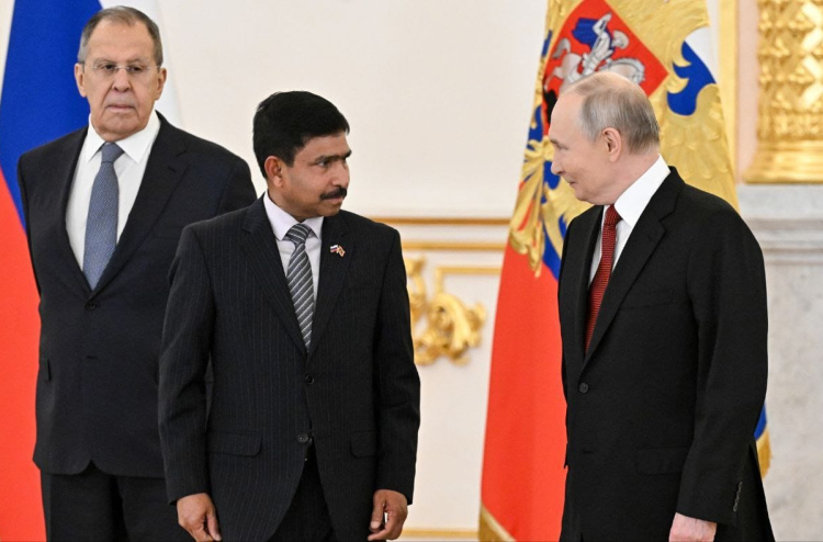 ސަފީރު އަބްދުއްރަހީމް، ރަޝިއާގެ ރައީސަށް ފަތްކޮޅު އަރުވައިފި