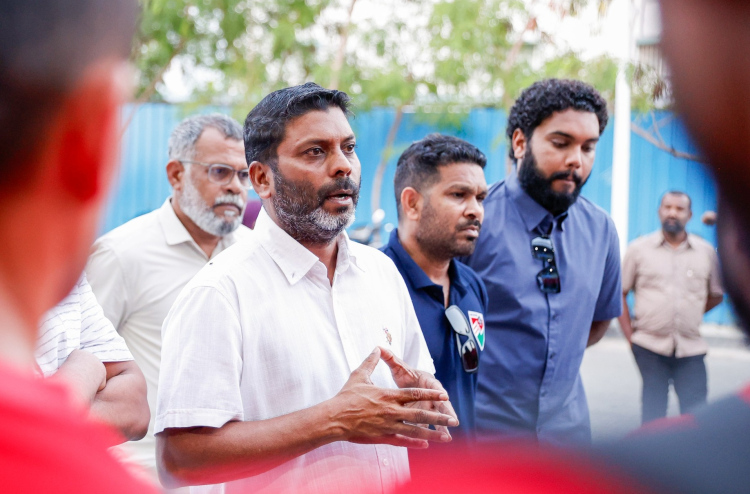 ގަލޮޅުދަނޑު އުވާލައި ގައުމީ ފުޓްބޯޅަ ސްޓޭޑިއަމް ހުޅުމާލެއަށް