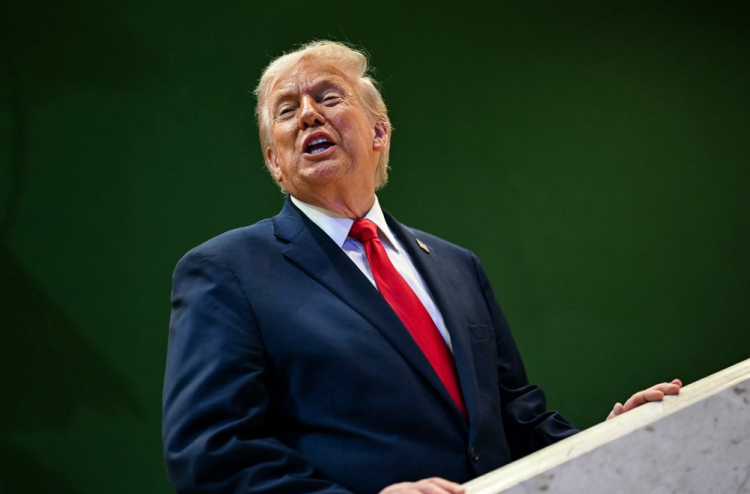 ޔޫރަޕް ގިނަ މީހުން ދެކެނީ ޓްރަމްޕަކީ ދުޝްމަނެއް ކަމަށް