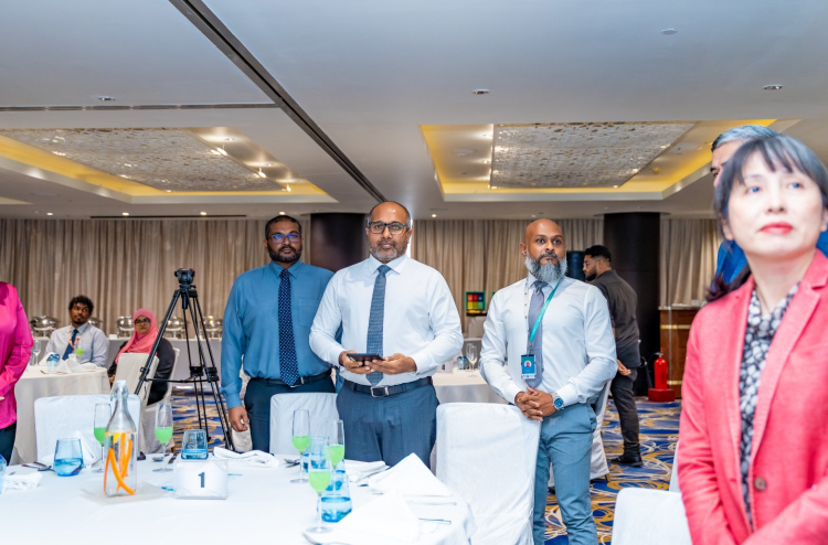 ކާރިސާތައް ރިޕޯޓުކޮށް، ބަލަހައްޓަން ޕޯޓަލެއް