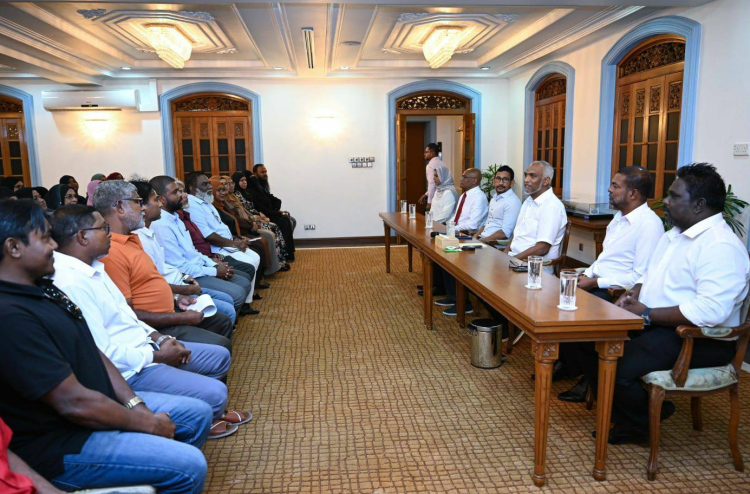 ރައީސް، މާލެ ރަށްވެހީންގެ ޖަމިއްޔާއާ ބައްދަލު ކުރައްވައިފި