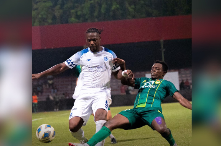 ފަހު ބޯޅައިން ނިއުއިން، ޗެމްޕިއަން މާޒިޔާ ހިފަހައްޓައިފި