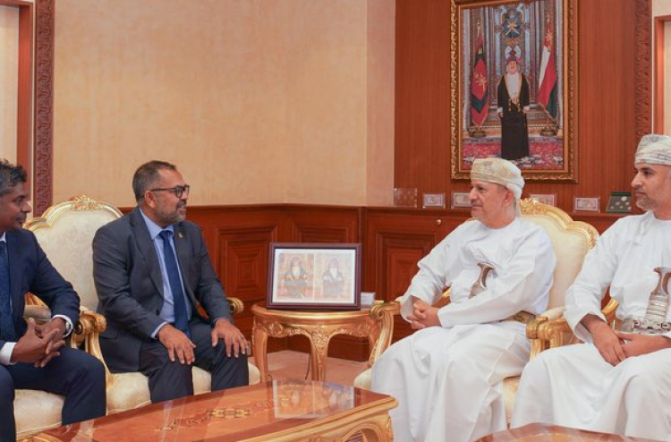 އޮމާނާއެކު އިގްތިސާދާއި ވިޔަފާރި ފުޅާކުރަން މަޝްވަރާކޮށްފި