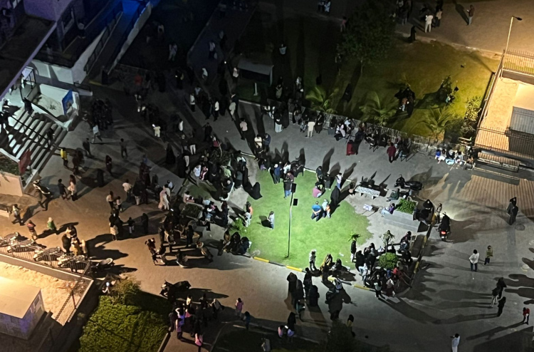 ހިޔާ ޓަވަރެއްގައި ރޯވެގެން އިމާރާތުން މީހުން ނެރެފި