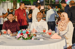 "ޑިމޮކްރެޓިކް ގޮތަކީ އެއް ދުވަހެއްގައި އިންތިހާބު ބޭއްވުން"